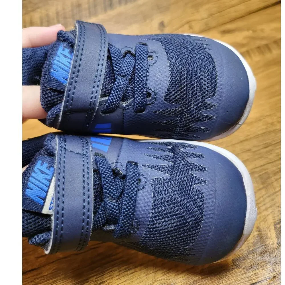 Nike Star Runner blue low top no tie sneaker sz 4 child